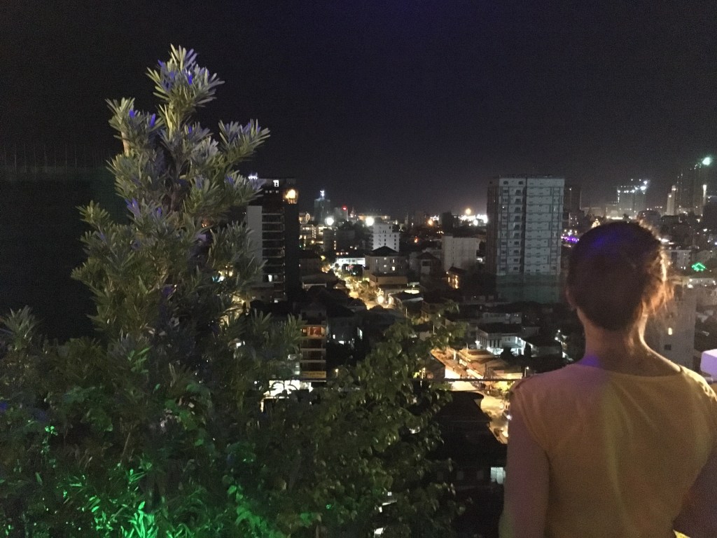Vista nocturna de Phnom Penh