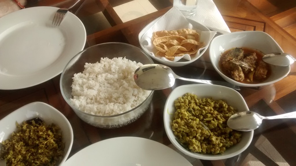 La comida típica de Sri Lanka consta de arroz y varios curries, en su mayoría vegetarianos